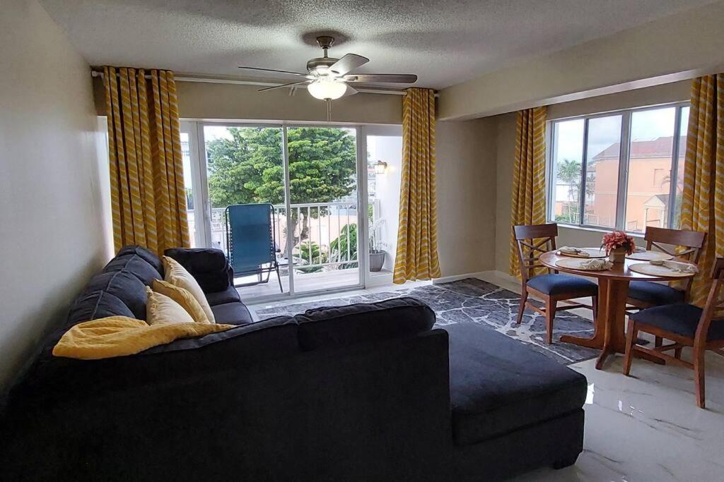 Nassau Harbour Cozy 2 Bedroom Condo Extérieur photo